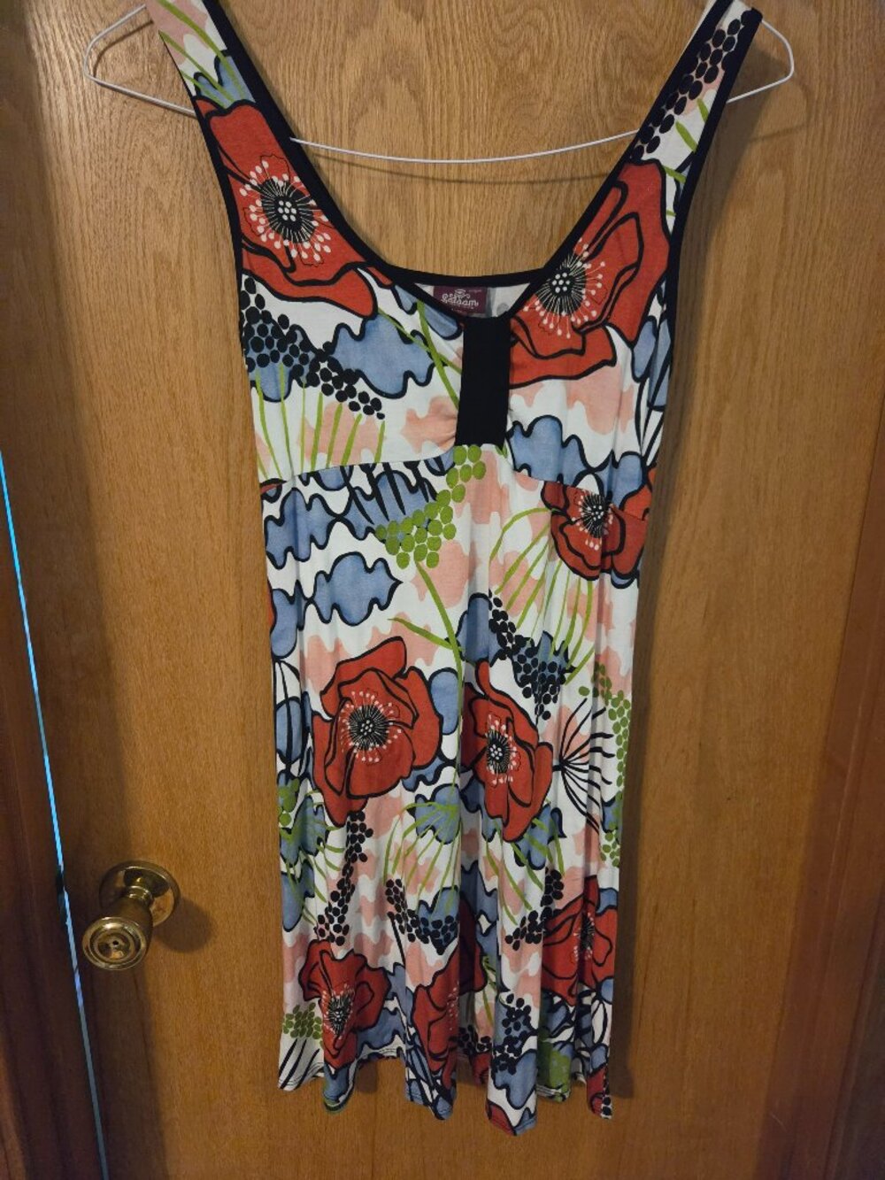 SALAAM BRAND FLORAL NIGHTGOWN WITH BRIGHT COLORS SIZE MEDIUM